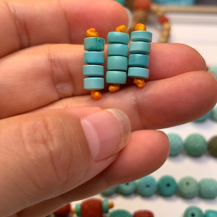 绿松石未镶嵌颈饰