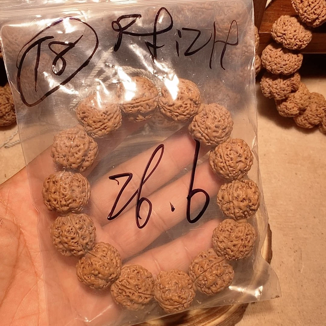 手串金刚菩提18。