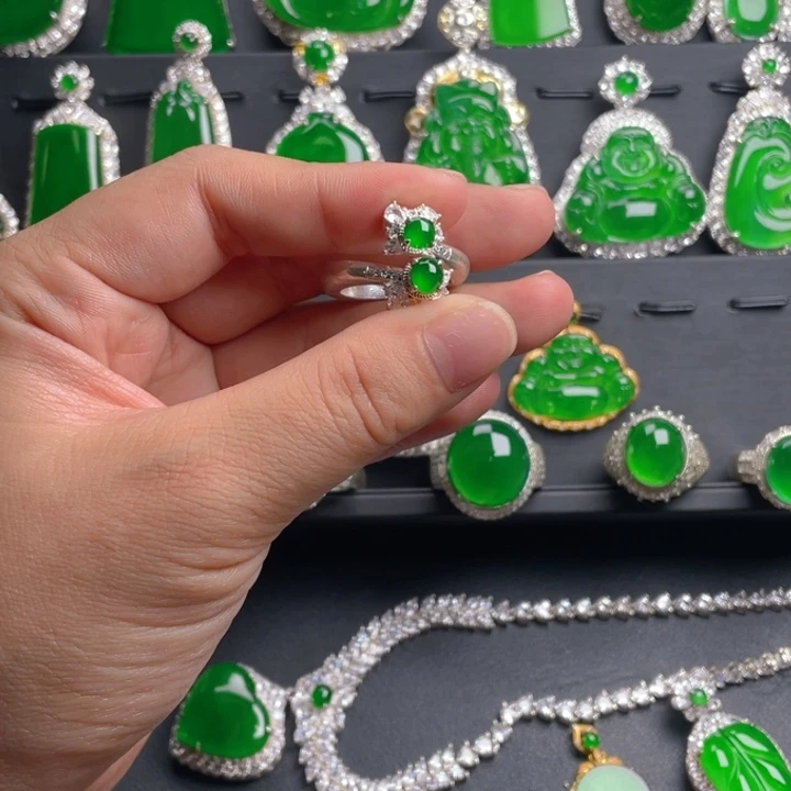 翡翠戒指未镶嵌翡翠戒指