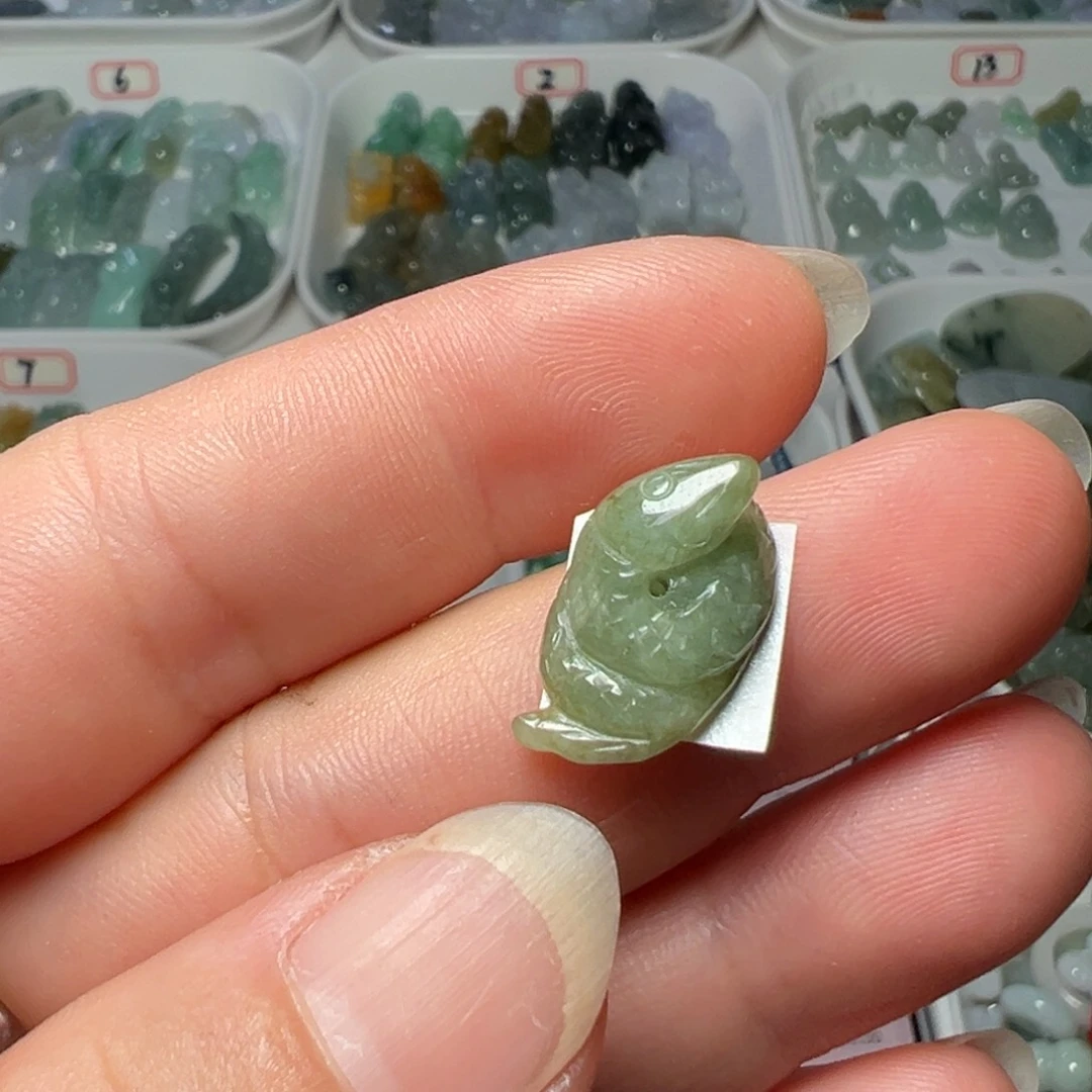 文***天翡翠未镶嵌颈饰通孔蛇一个福利款
