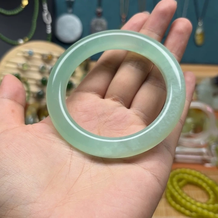 未镶嵌蛇纹石玉手镯