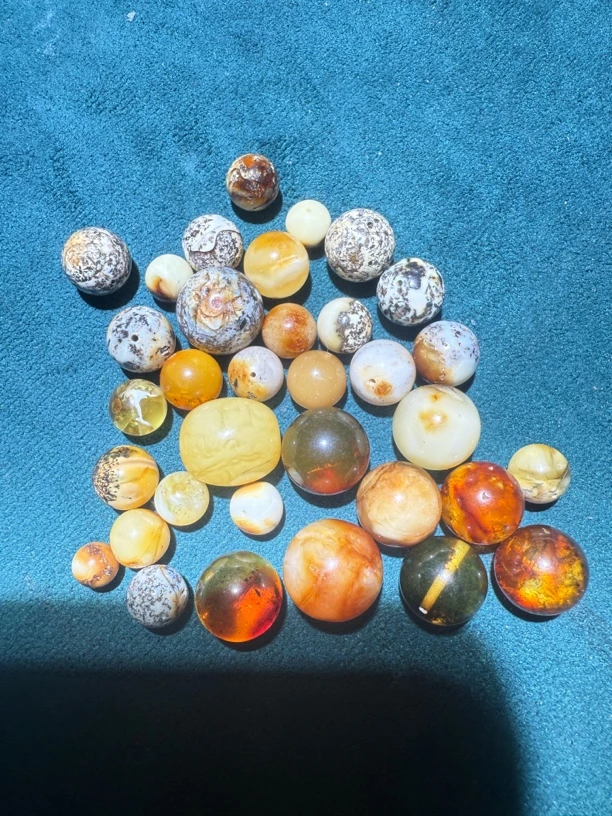 特色微瑕圆珠随机发其中之一