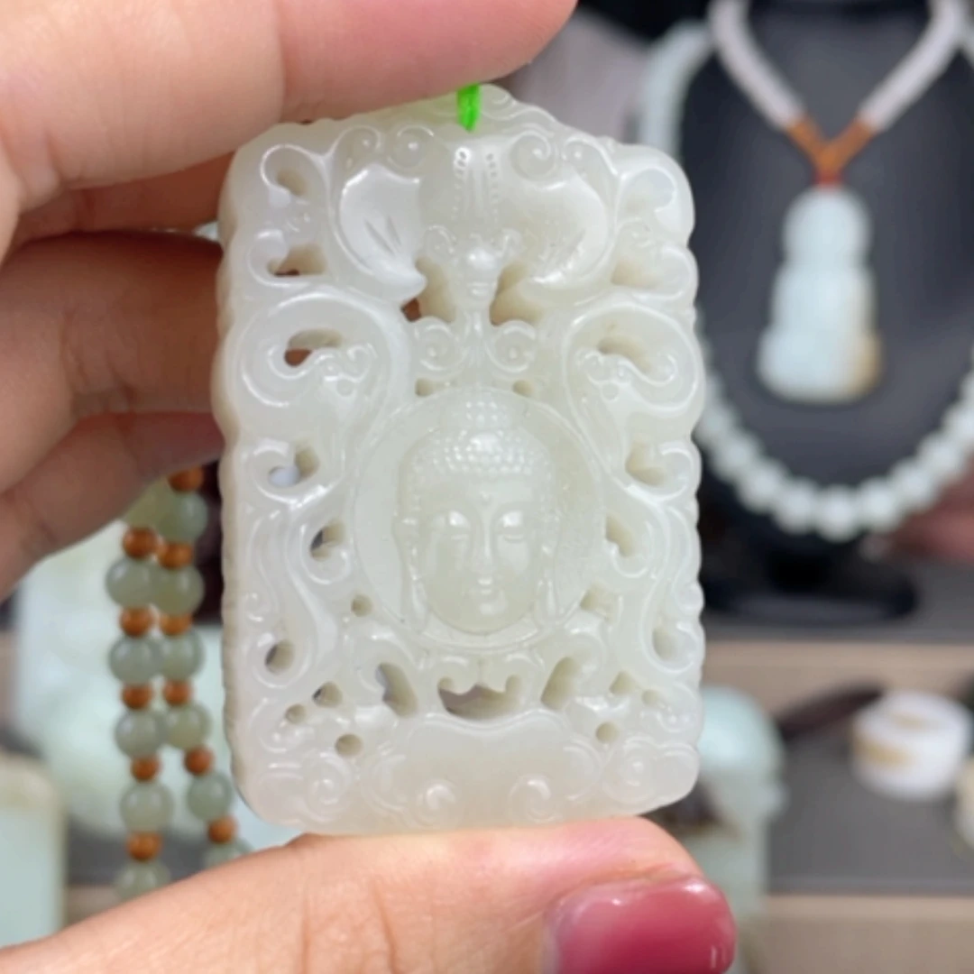 【闪购商品】颈饰未镶嵌和田玉