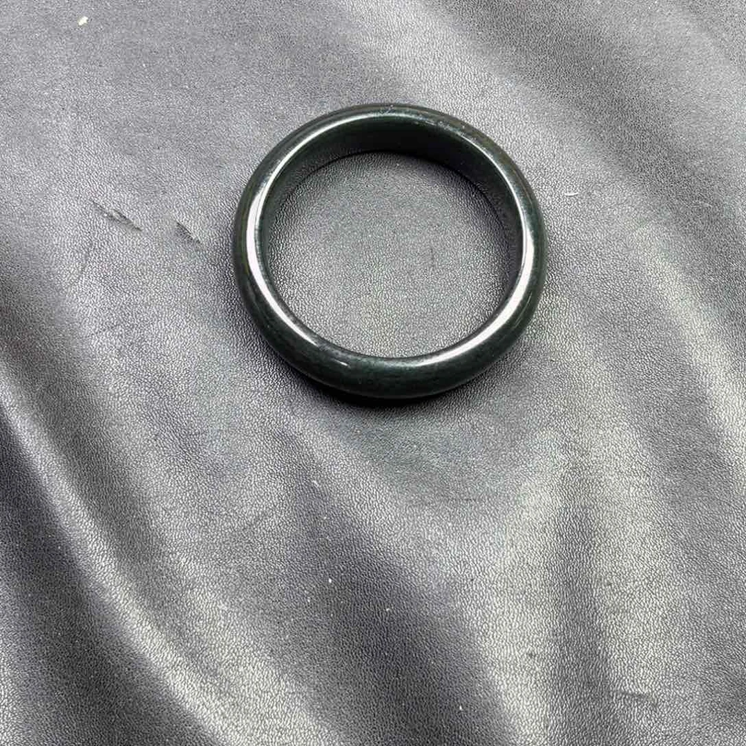 和田玉颈饰未镶嵌A****玉多样性新疆黑油青手镯