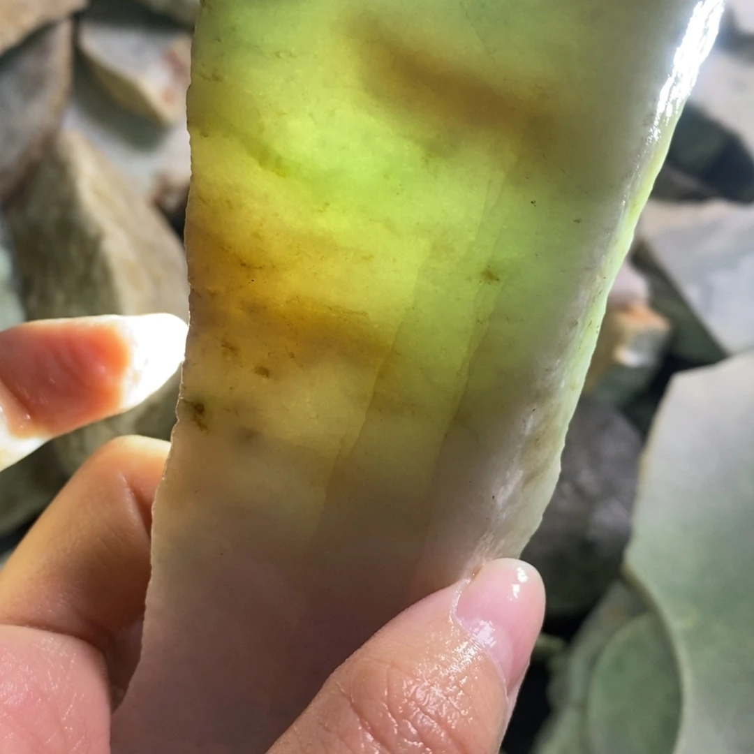 颈饰未镶嵌翡翠天然