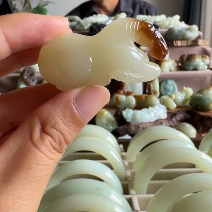 和田玉（糖玉）未镶嵌颈饰