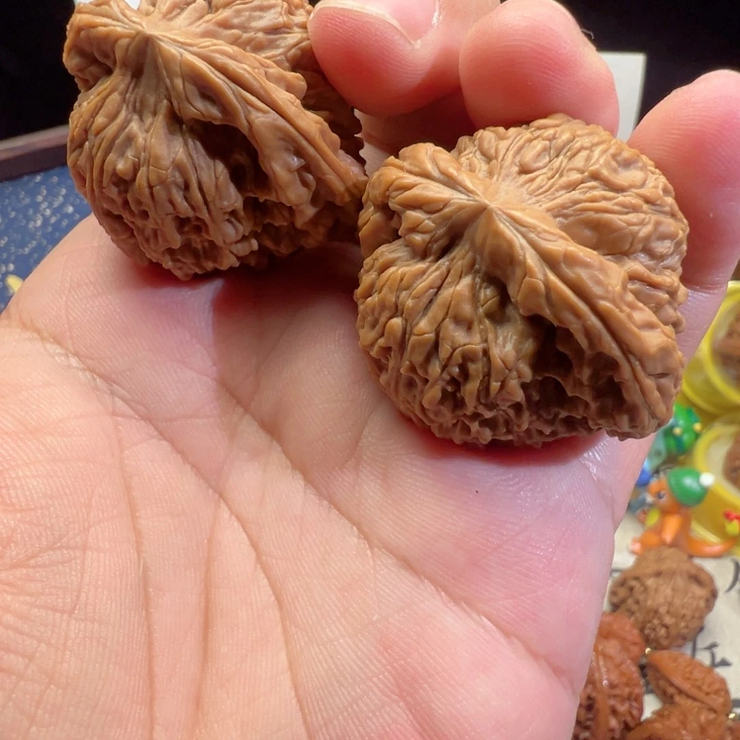 文玩核桃把件粗棱球疆41.5