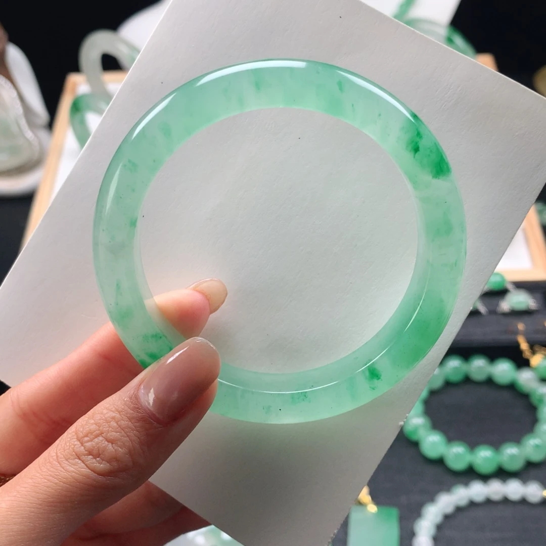 石英质玉未镶嵌手镯