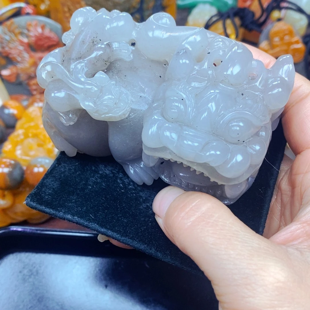 未镶嵌石英质玉（黄龙玉）颈饰