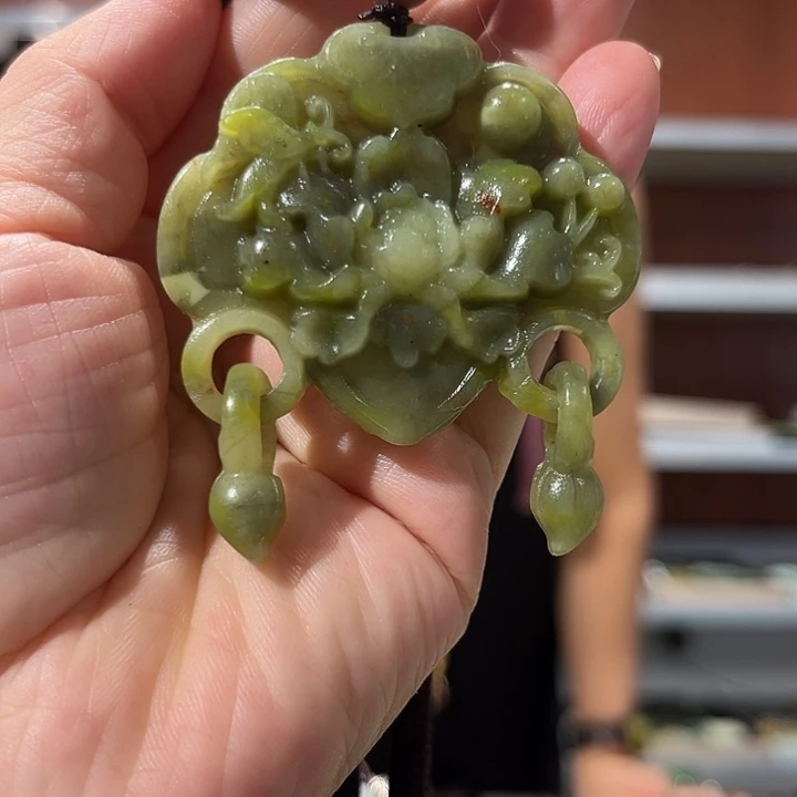 岫玉未镶嵌毛衣链