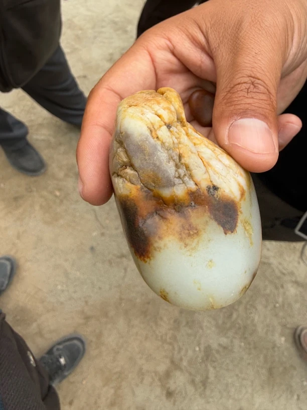 新疆和田黄皮籽石奇石戈壁石7