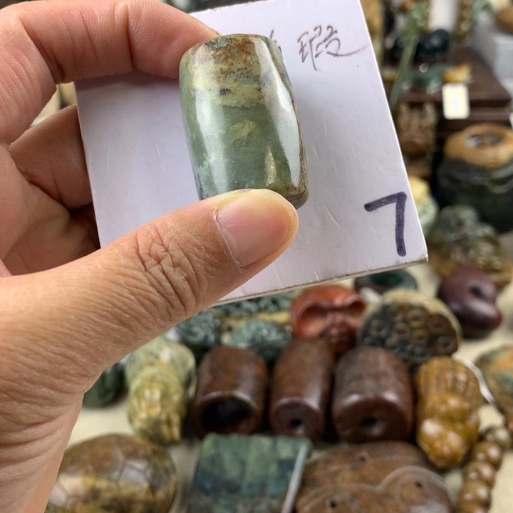 未镶嵌岫岩河磨玉（透闪石质玉）珠宝奇石