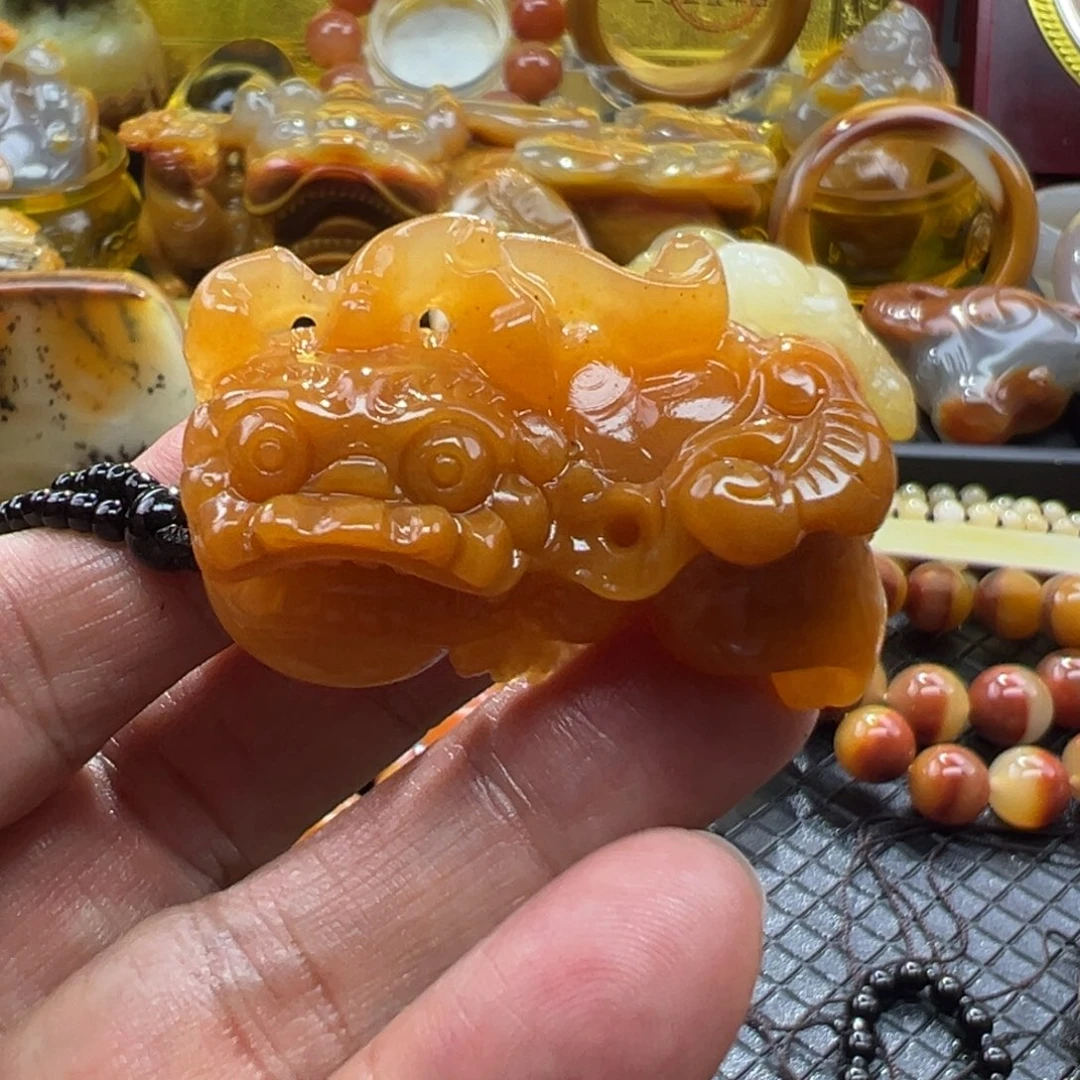 石英质玉未镶嵌颈饰
