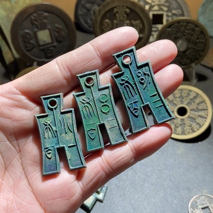 笑****铜现代工艺品仿制品