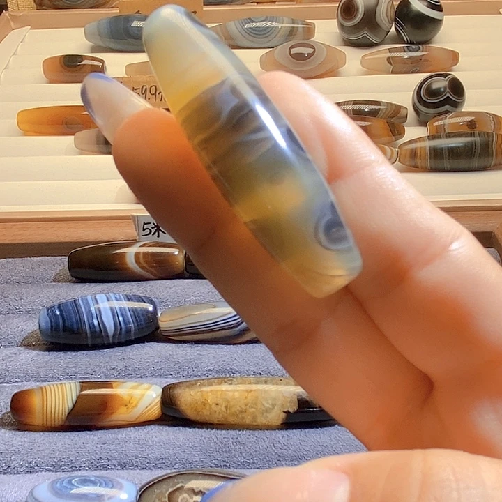 爱***乌未镶嵌吊坠(不含链)玛瑙/玉髓