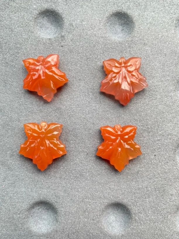 V22南红枫叶鸿运配饰（牛鼻孔）17*16多样性发一个