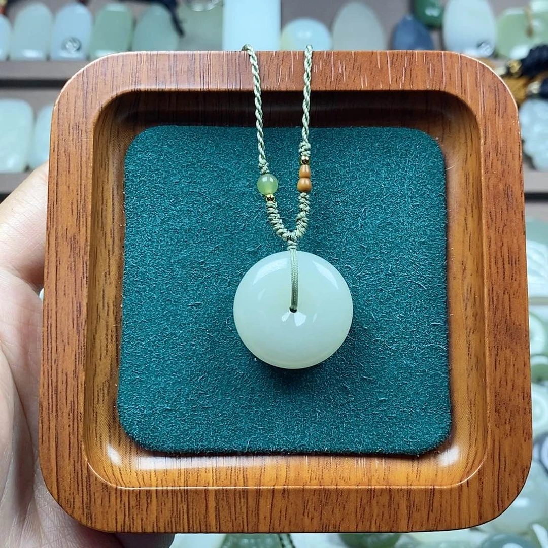 和田玉未镶嵌颈饰25mm精品平安扣