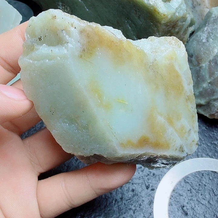 未镶嵌和田玉（糖玉）珠宝奇石