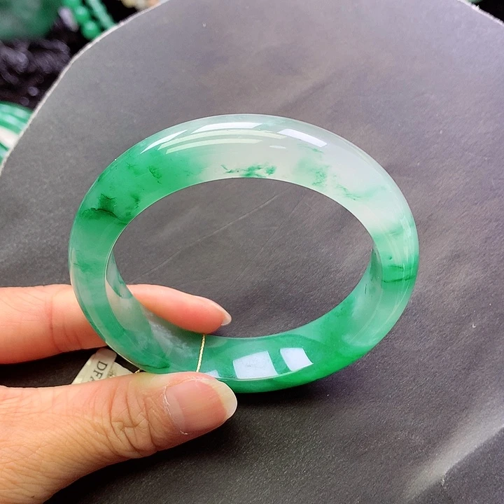 未镶嵌手镯石英质玉