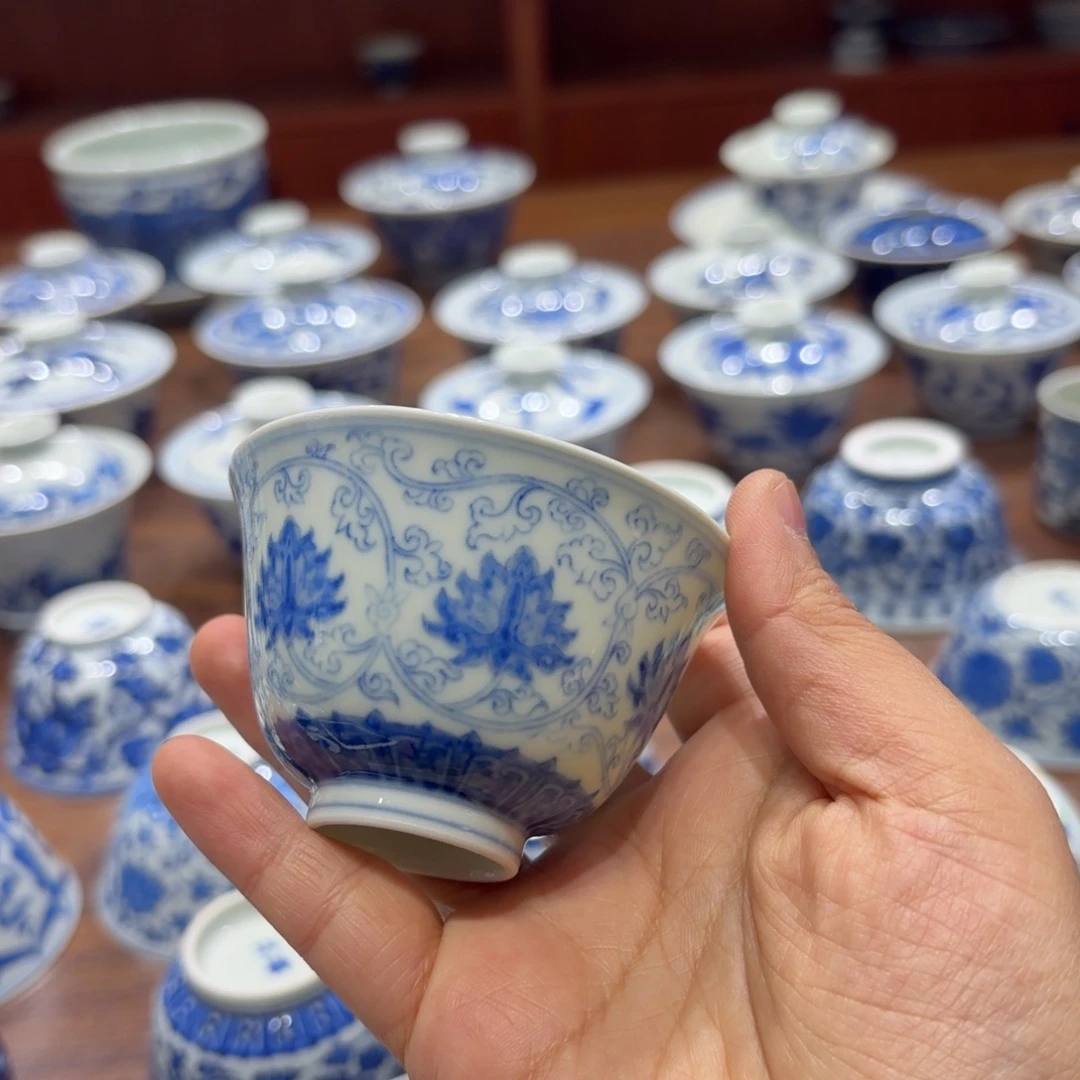瓷薄胎 微瑕缠枝聚香贝