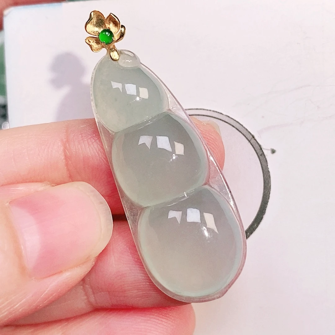 翡翠18K金镶嵌颈饰