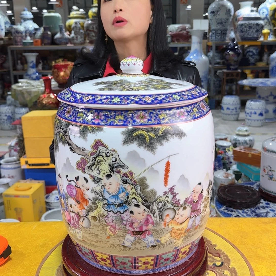 景德镇陶瓷储物罐带底座