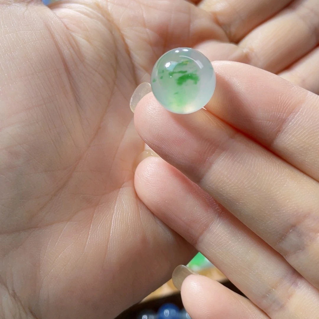 翡翠未镶嵌手链飘绿