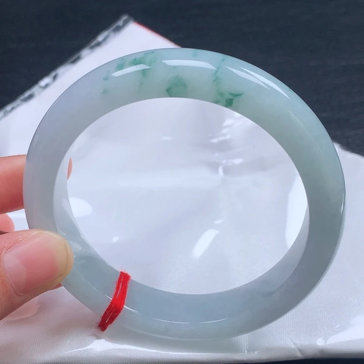 翡翠手镯未镶嵌58圈