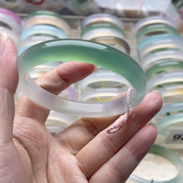 手镯玛瑙/玉髓未镶嵌56圈口