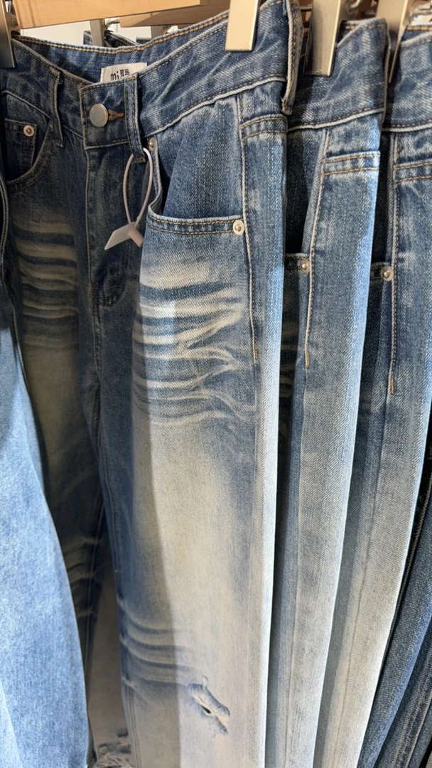 常规水洗夏季高腰直筒裤女牛仔裤做旧宽松复古直筒