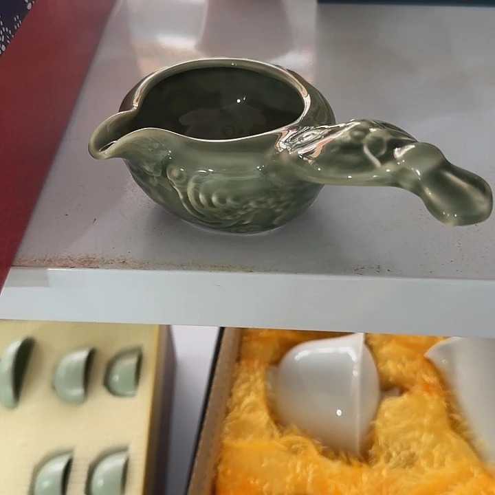 主人杯一个，瓷。。。