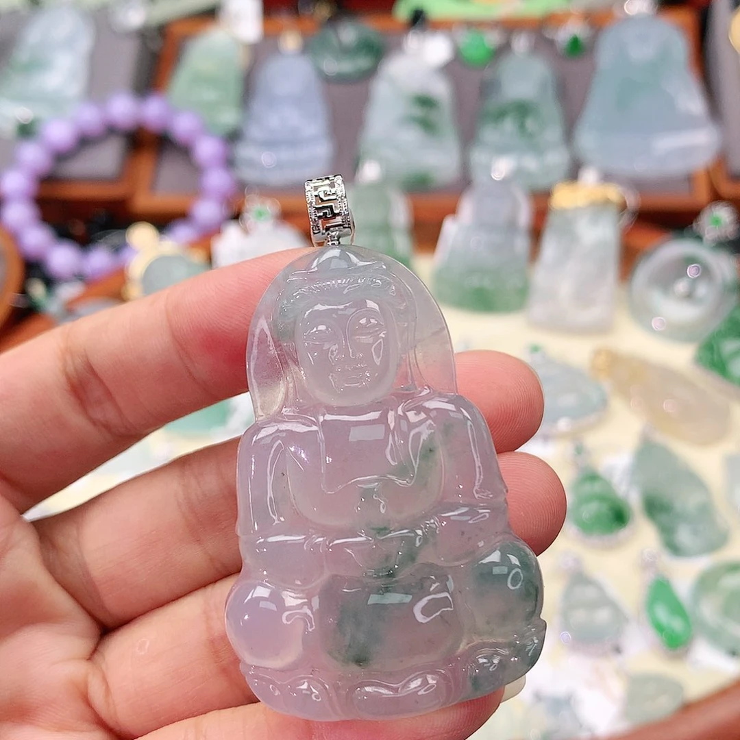 翡翠18K金镶嵌颈饰观音