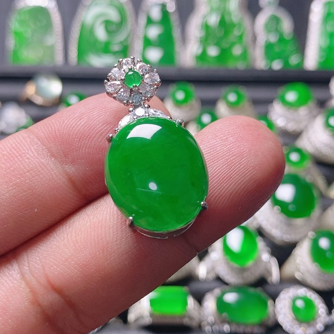 翡翠未镶嵌颈饰