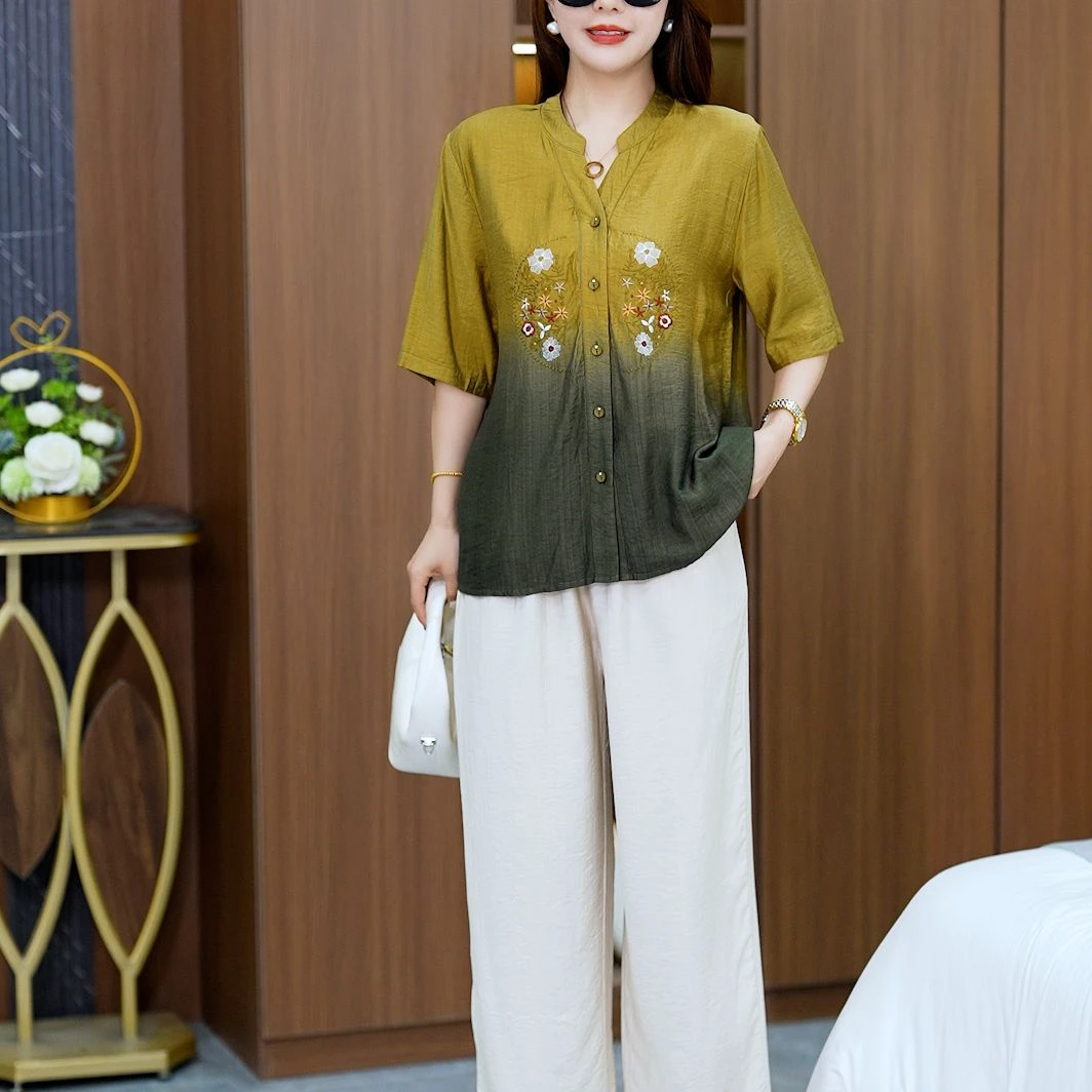 新款夏季刺绣碎花中年妈妈宽松大码时尚洋气上衣短袖女士套装