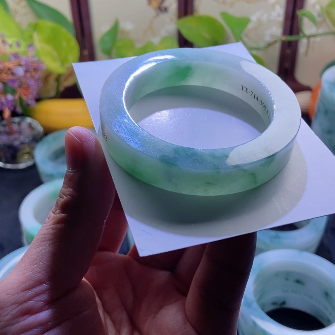佛****定制翡翠未镶嵌手镯