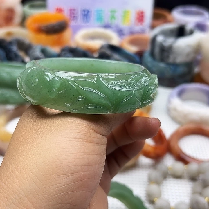 石英岩玉手镯未镶嵌来*