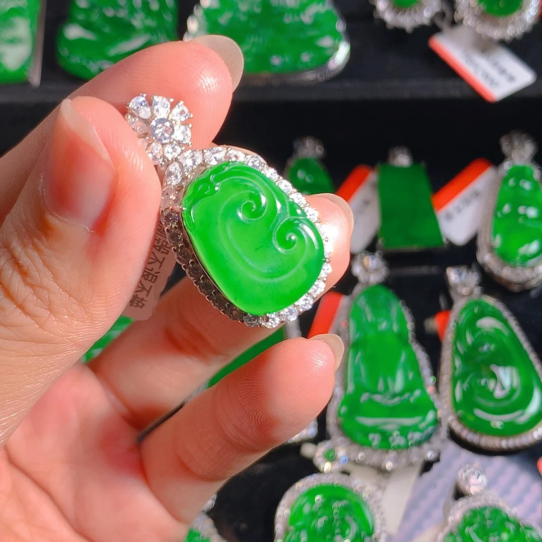 翡翠未镶嵌吊坠(不含链)