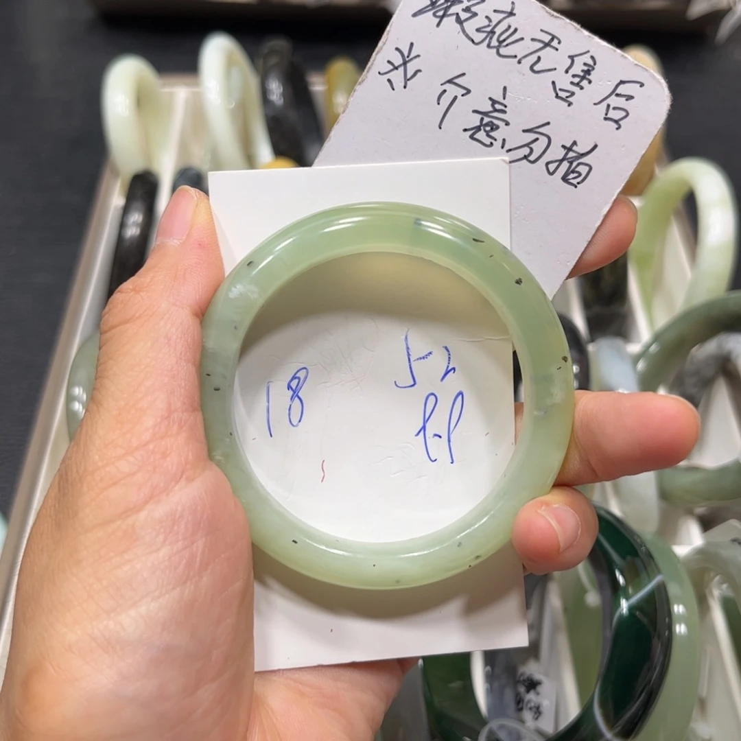 未镶嵌蛇纹石玉手镯
