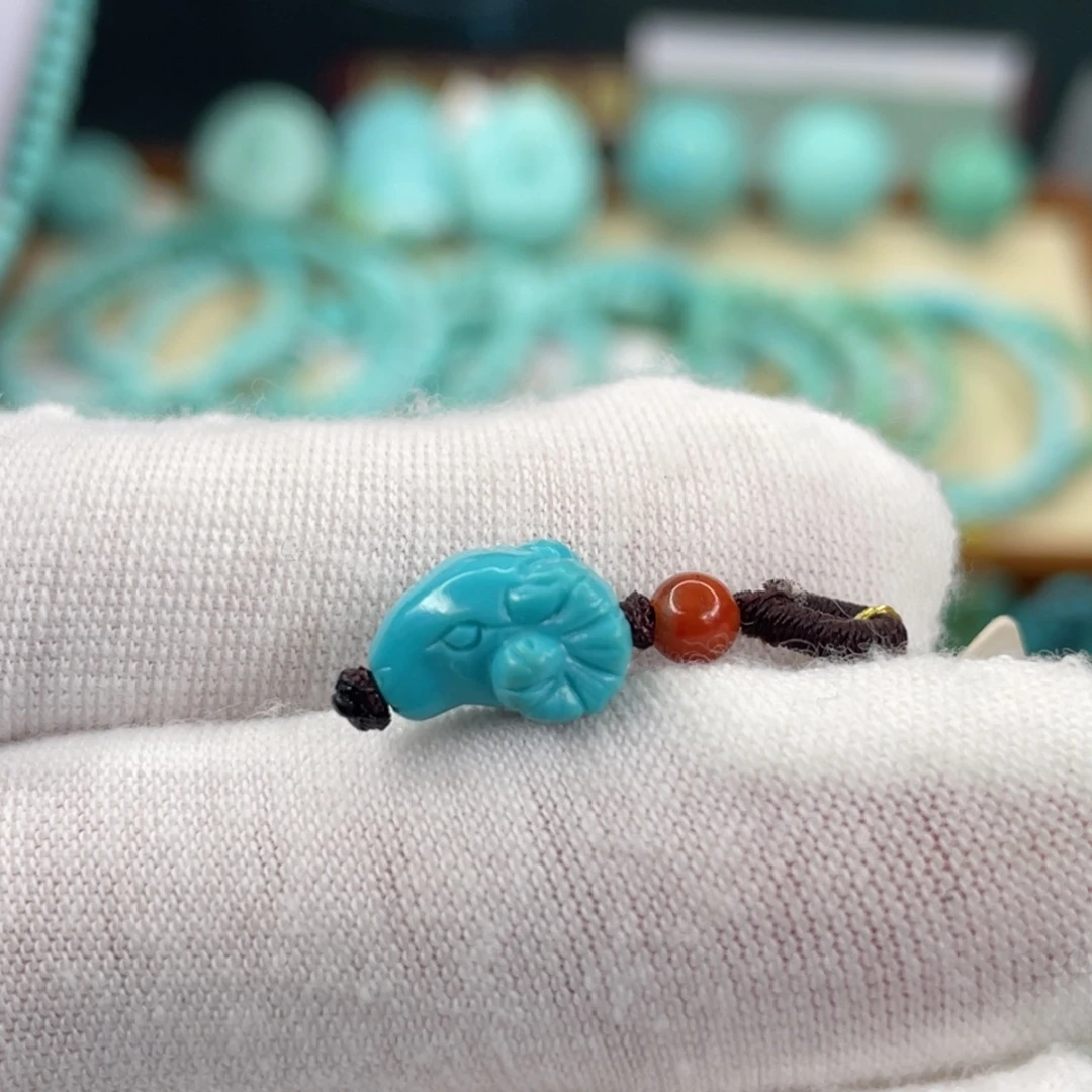 绿松石未镶嵌颈饰