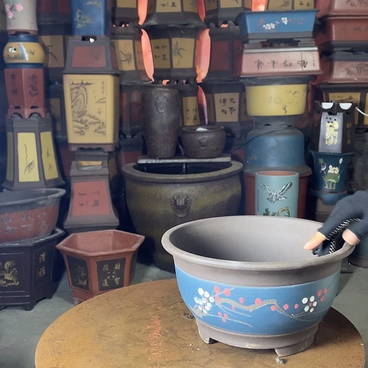 宜兴紫砂蓝富贵点彩大