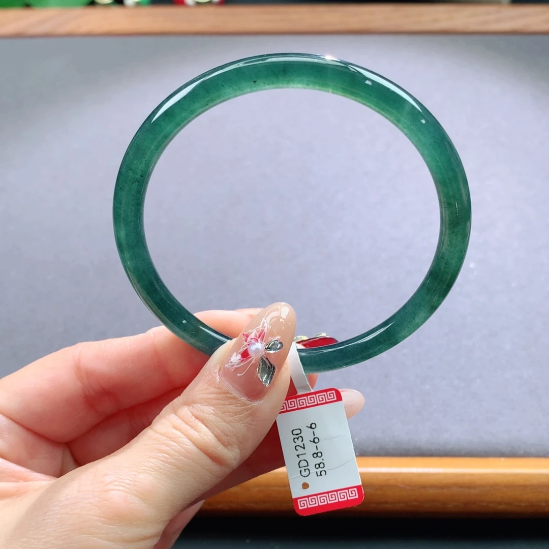翡翠手镯未镶嵌天然翡翠手镯叮当手镯