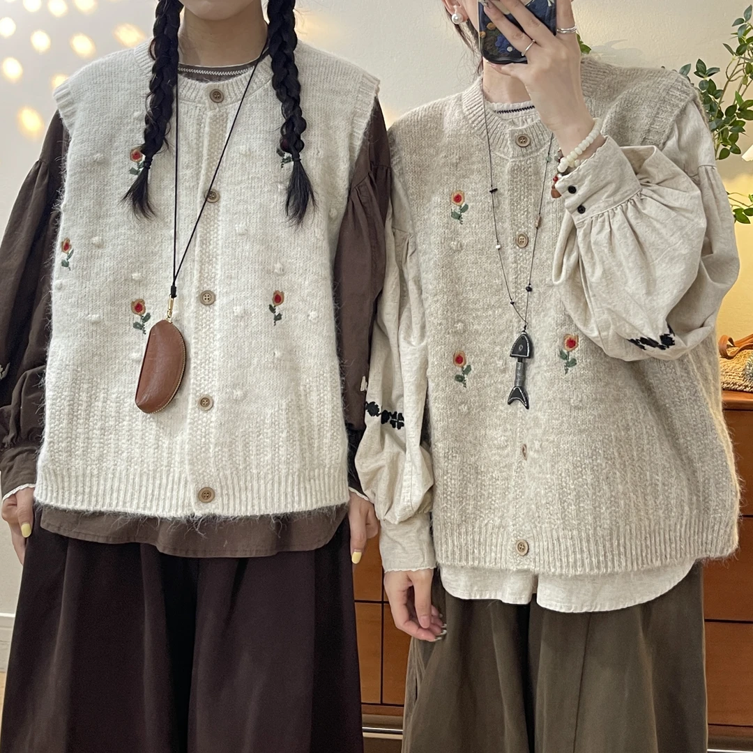 see U自制日系复古刺绣校花毛衣马甲 宽松针织上衣原宿风绣花提花