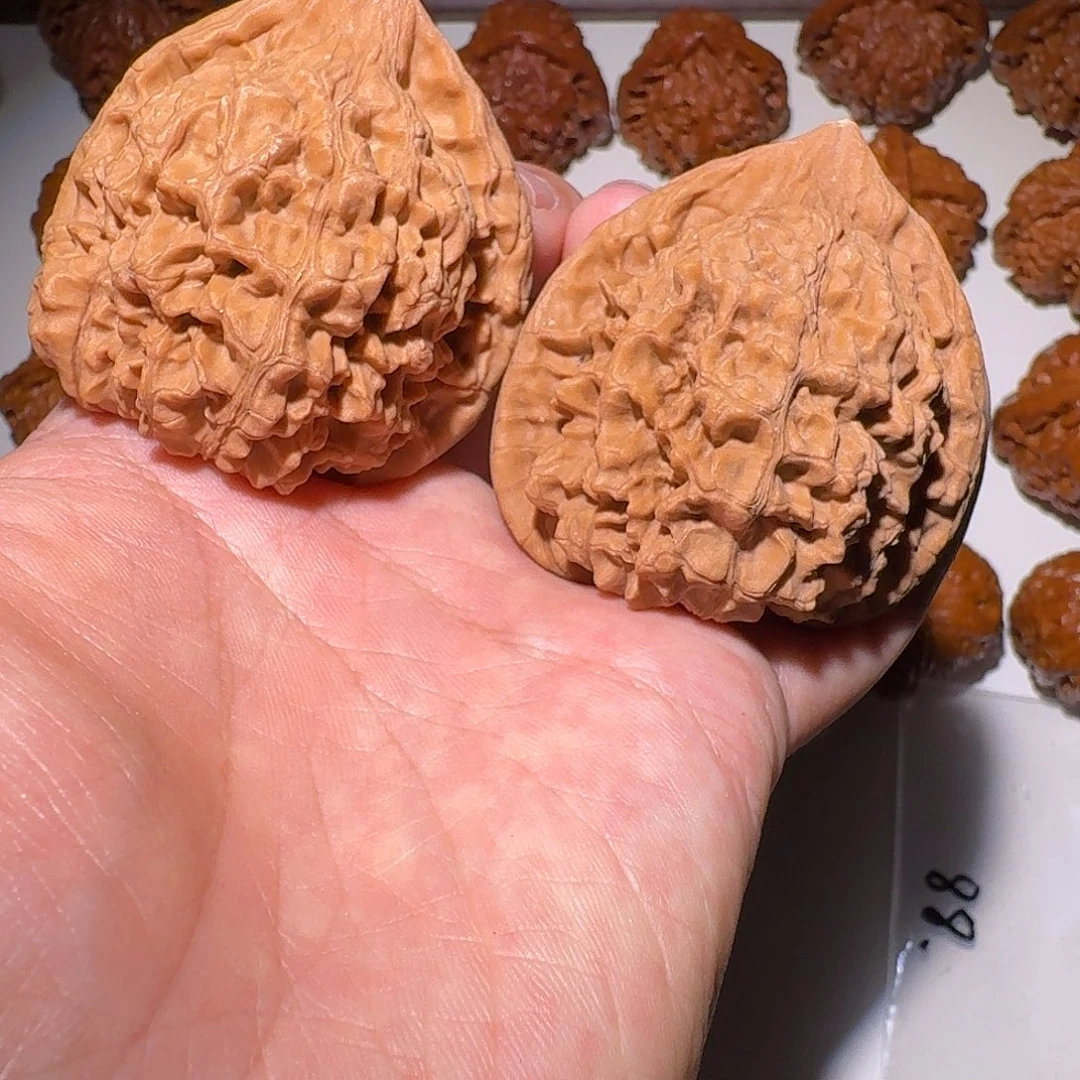 R***e吊坠文玩核桃48麒麟纹官帽