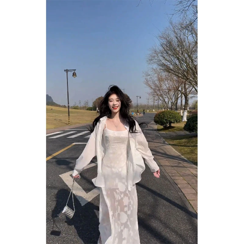 2025春夏新款气质轻熟风宽松长袖衬衫上衣收腰显瘦百搭吊带连衣裙