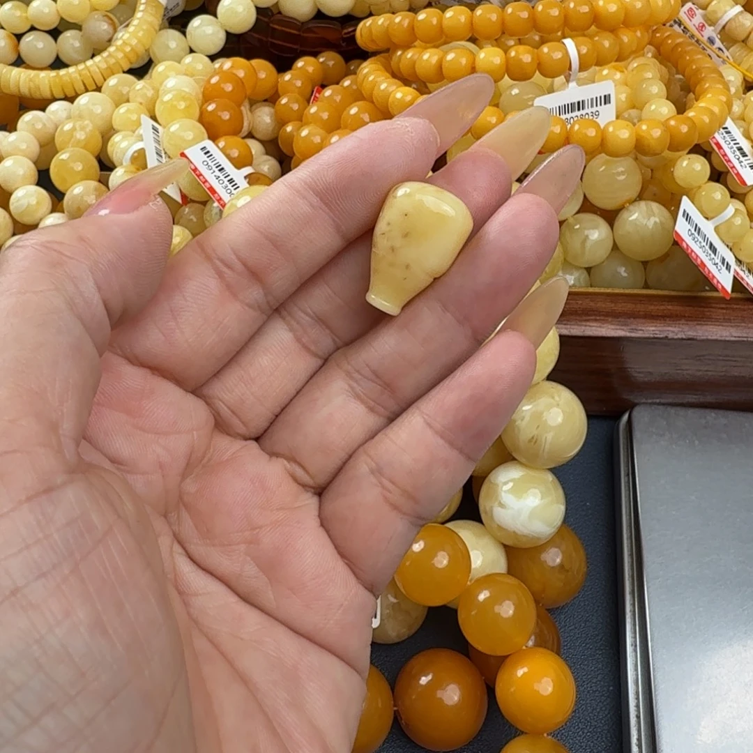 琥珀未镶嵌珠宝奇石