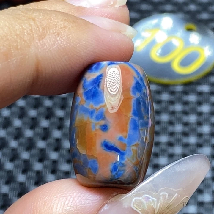 何***蛋玛瑙/玉髓颈饰未镶嵌