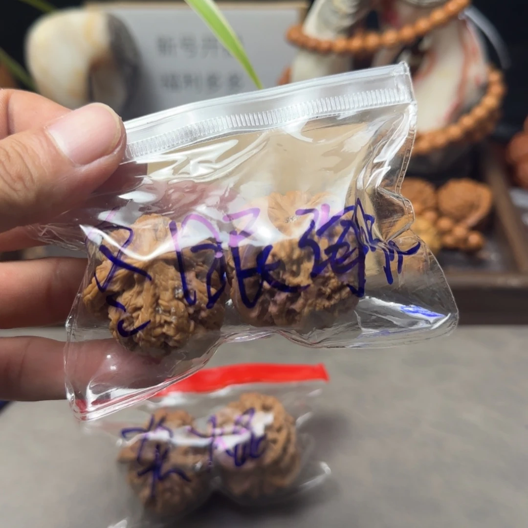 冬***豚吊坠文玩核桃出金