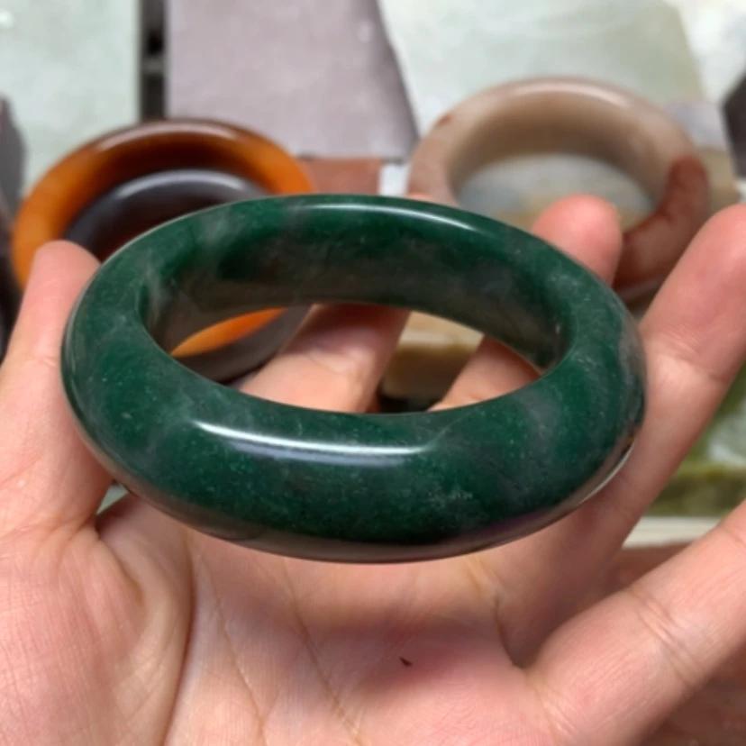 【闪购商品】未镶嵌手镯（圆镯）石英岩玉53