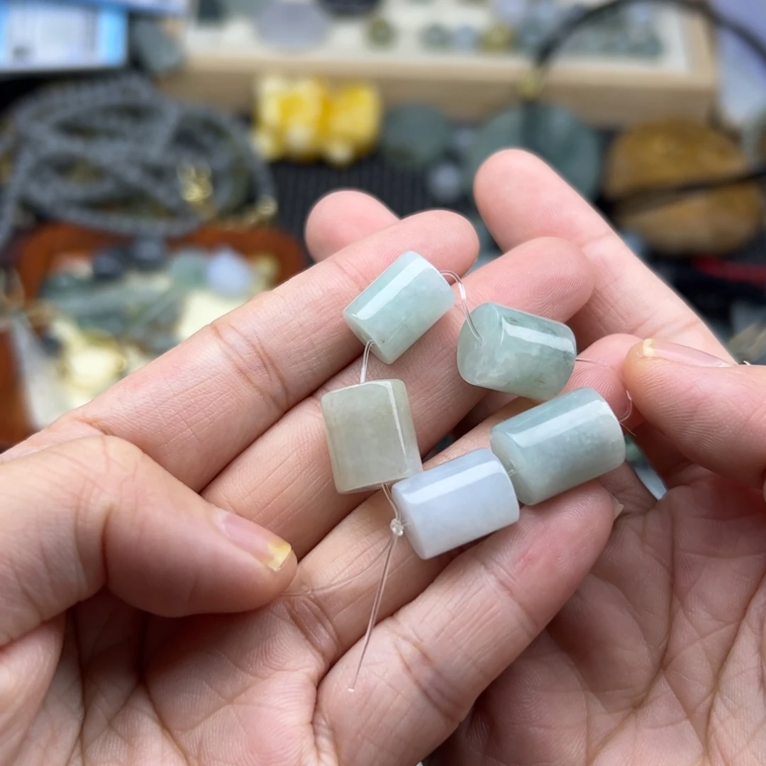 颈饰未镶嵌翡翠珠子打包