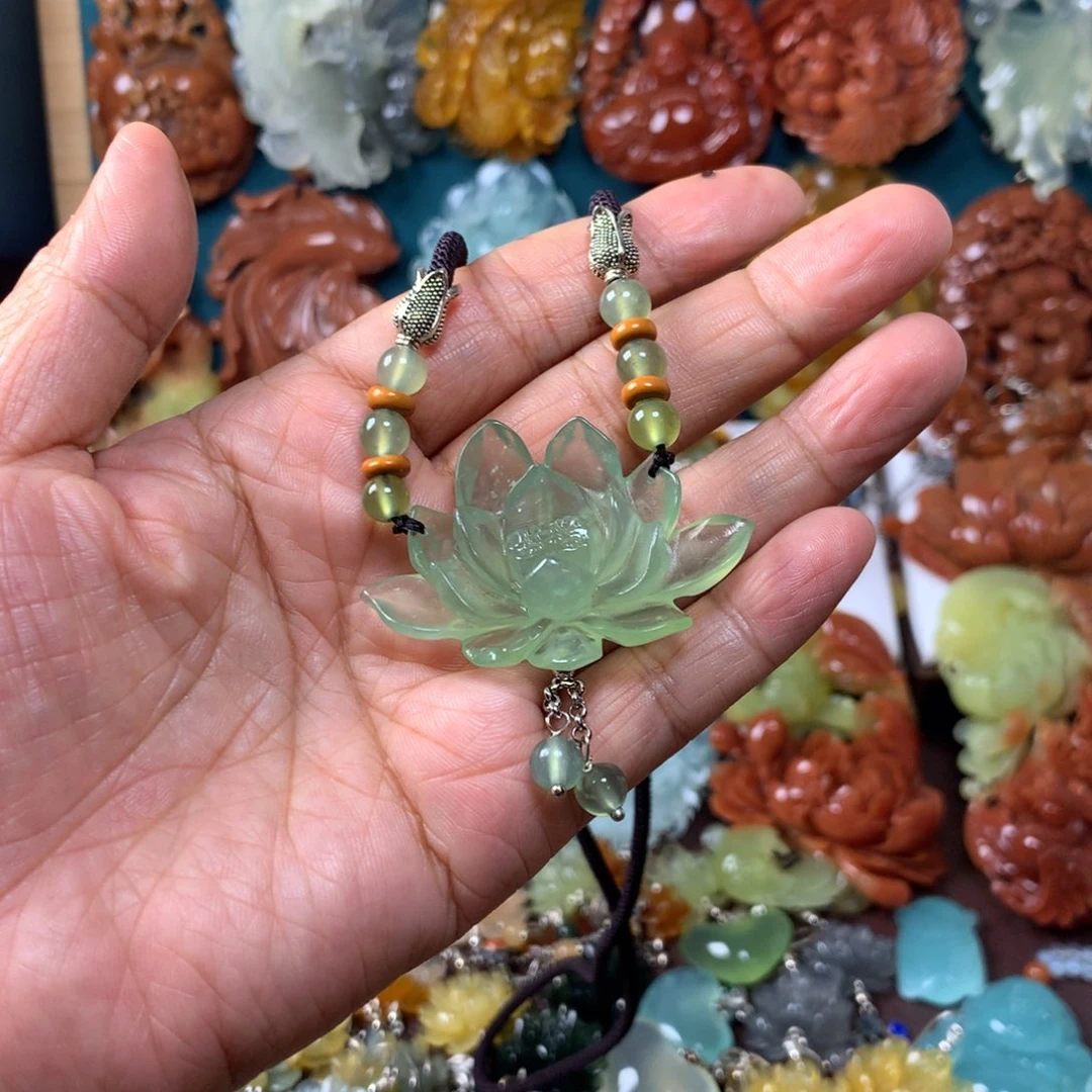 蛇纹石玉未镶嵌挂坠